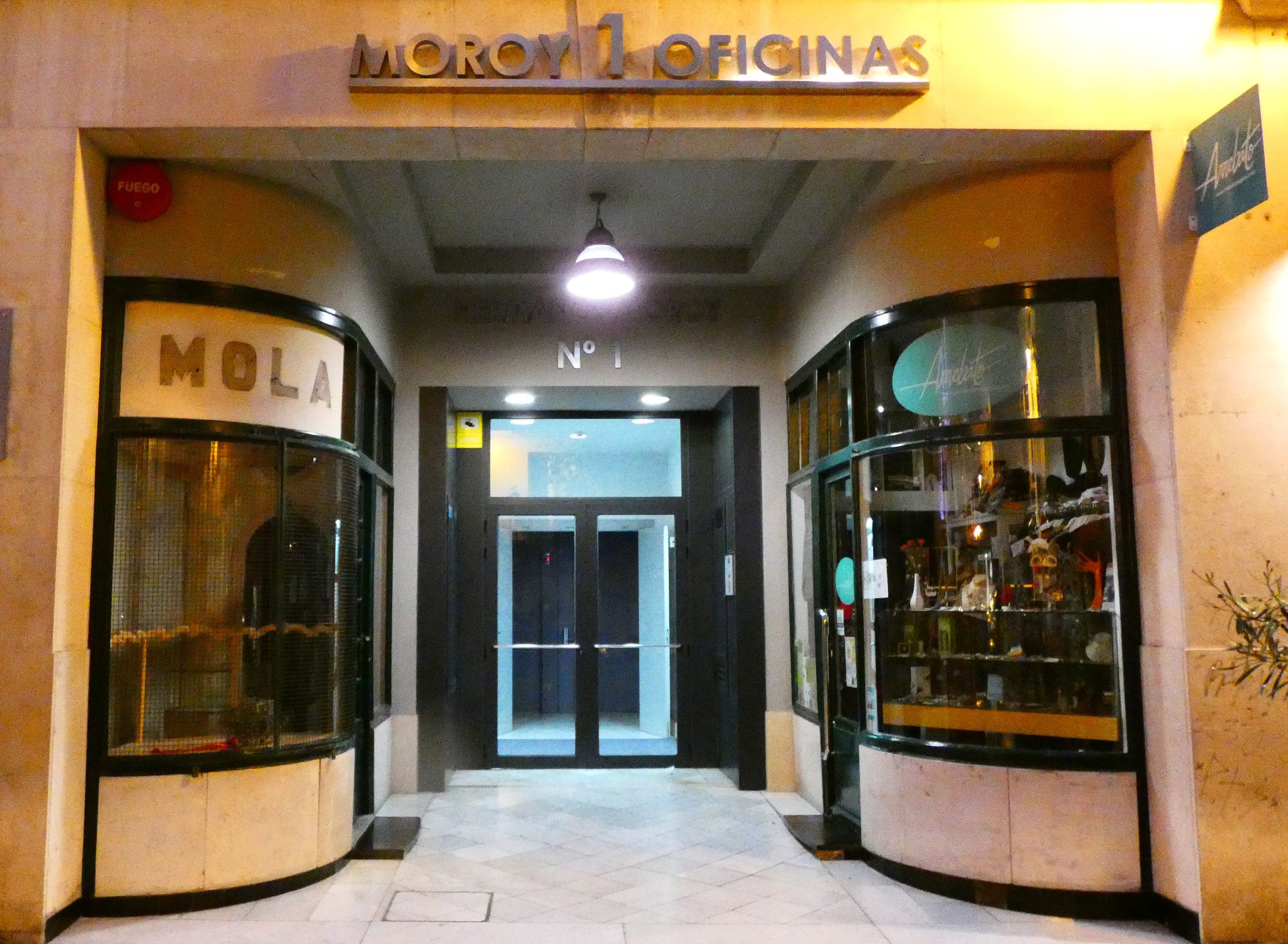 AQUELLOS MARAVILLOSOS ESCAPARATES CURVOS