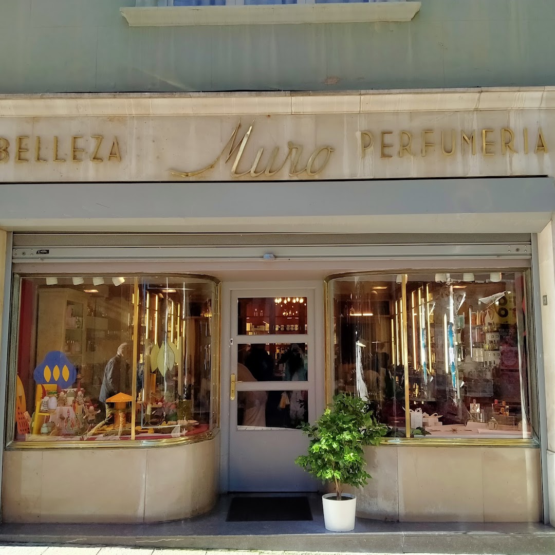 AQUELLOS MARAVILLOSOS ESCAPARATES CURVOS